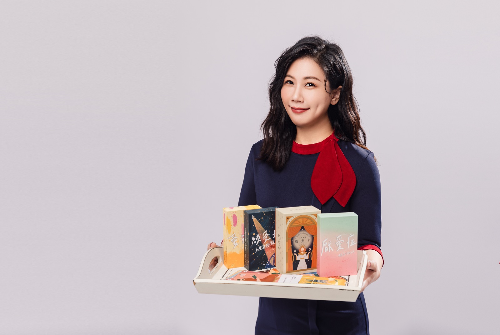 美貌與才華「都沒有」的星座專家　如何用牌卡創造500萬爆款募資？