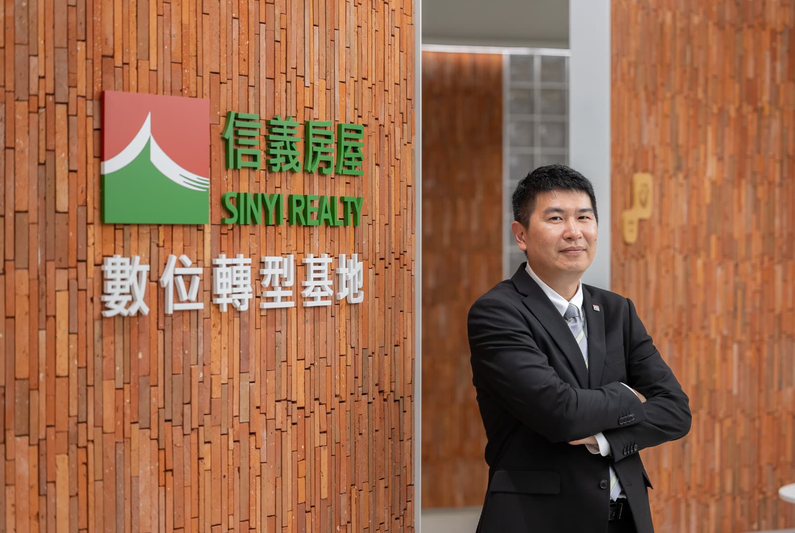 以 AI 搭配人的溫度，信義房屋數位長王獻志：房仲業難以被 AI 取代
