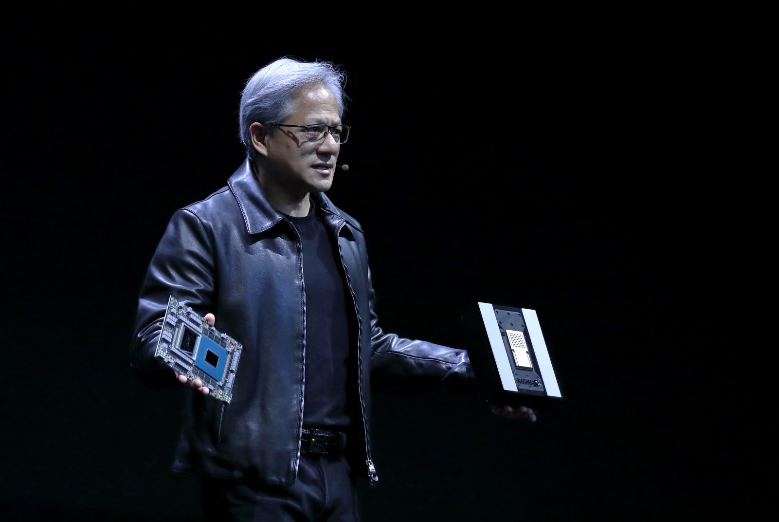 天下晨間新聞 　輝達又飆7.13%，漲什麼？｜iPhone最爛的已經過去了？
