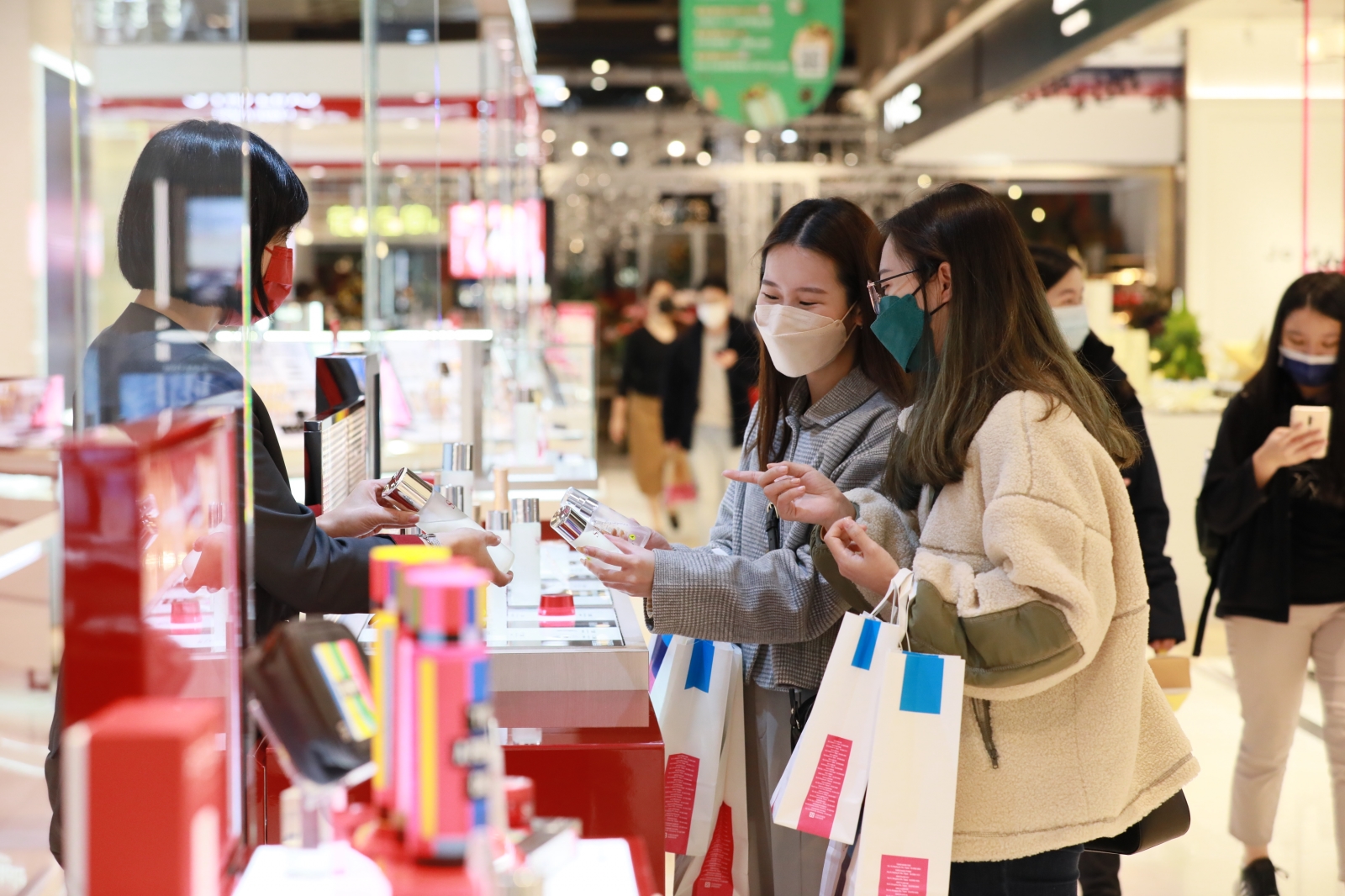 「對經濟沒信心，但不打算省吃儉用」2024兩千大服務業：虎航營收暴衝8倍