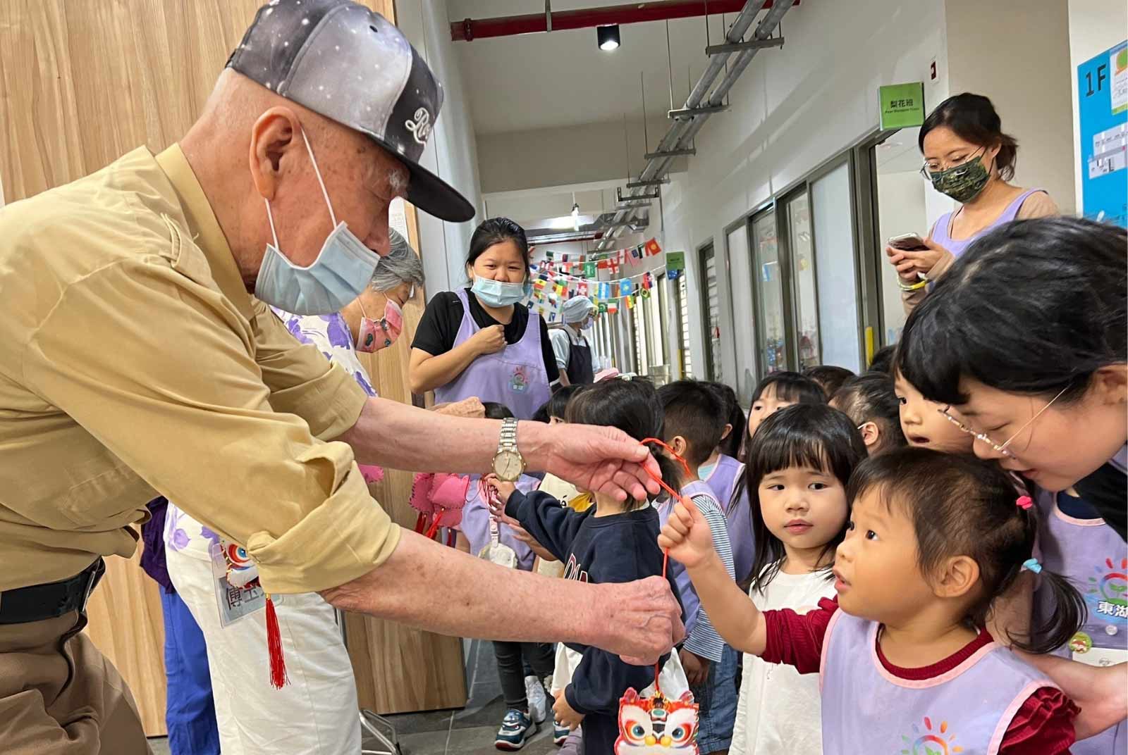 政策創新-日照中心-長照2.0-老幼共融-老幼共學-校園空間活化-社區共榮