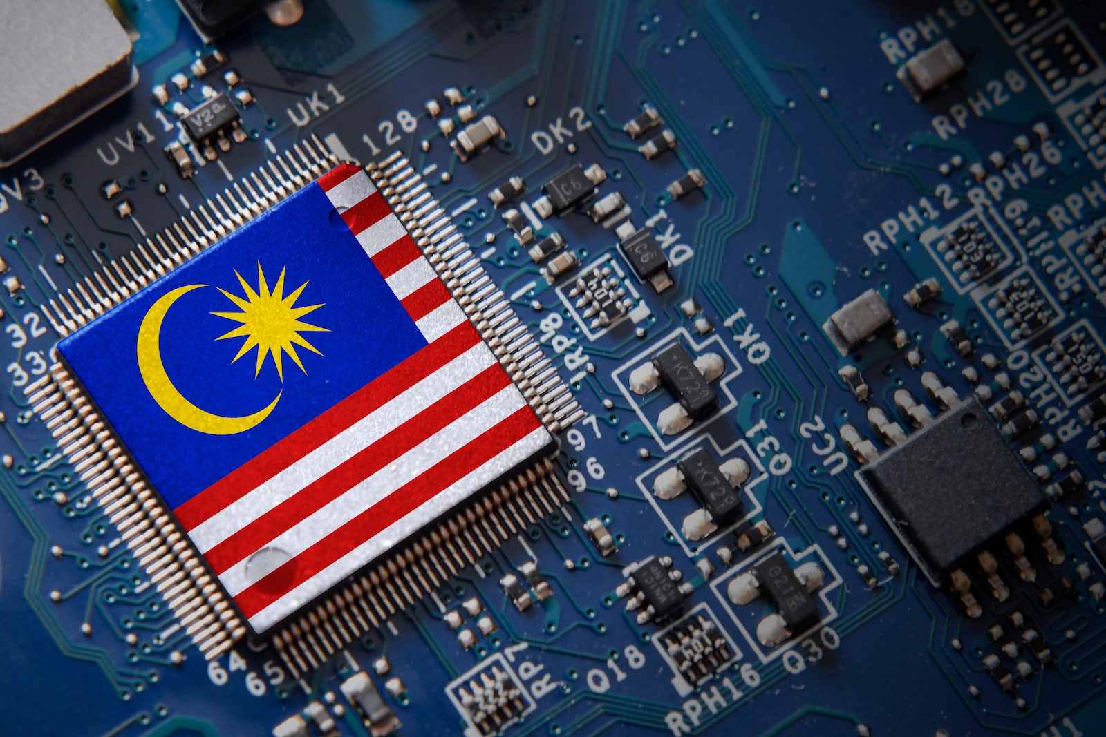 馬來西亞砸千億、培育6萬半導體工程師，大馬優勢在哪？