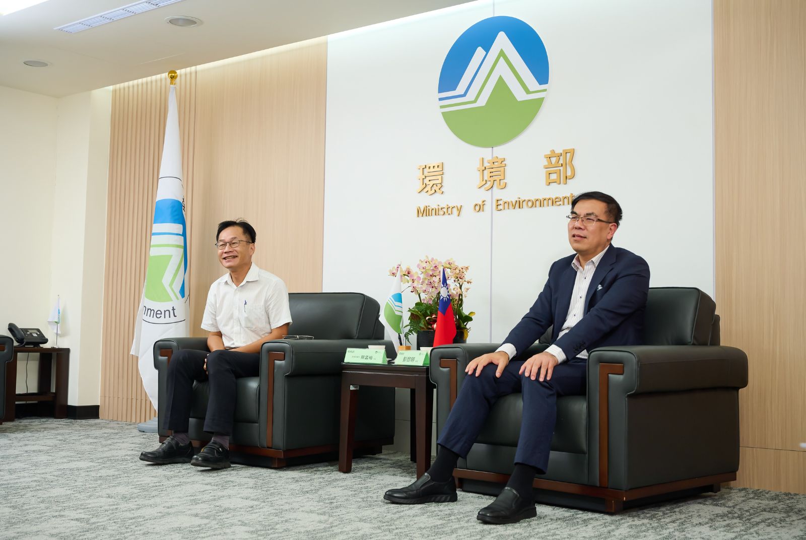 每位國家環敎獎得主  都是環境部部長的分身
