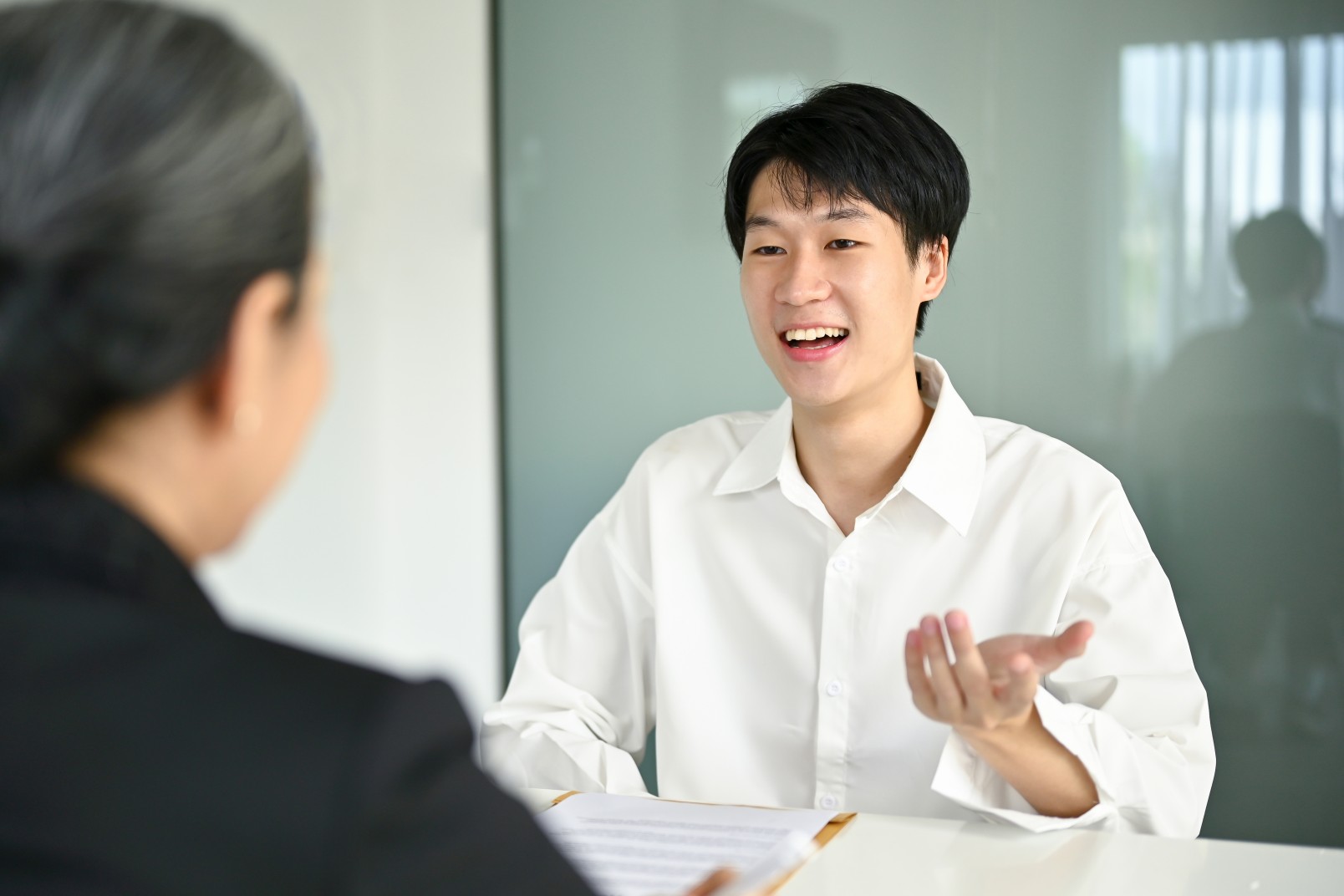 「待滿一年，履歷才好看」？撕掉「沒定性」標籤自信面試指南