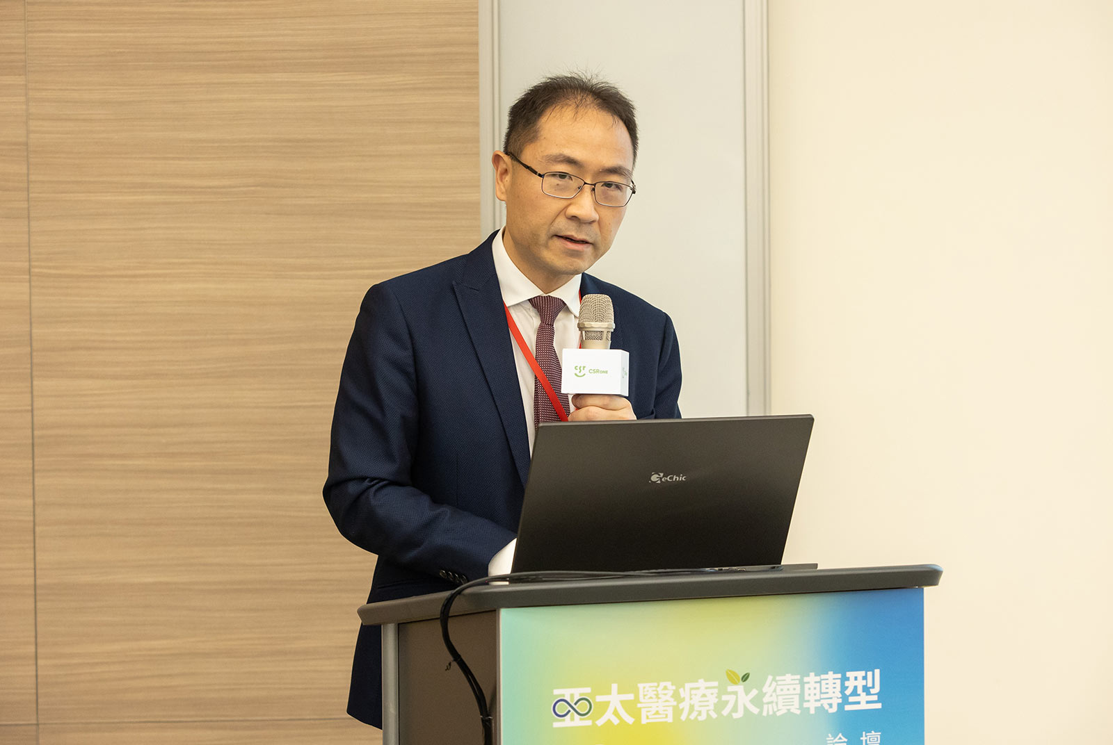 聊天機器人篩病人、取消付費櫃台，新加坡智慧醫院：不要害怕失敗