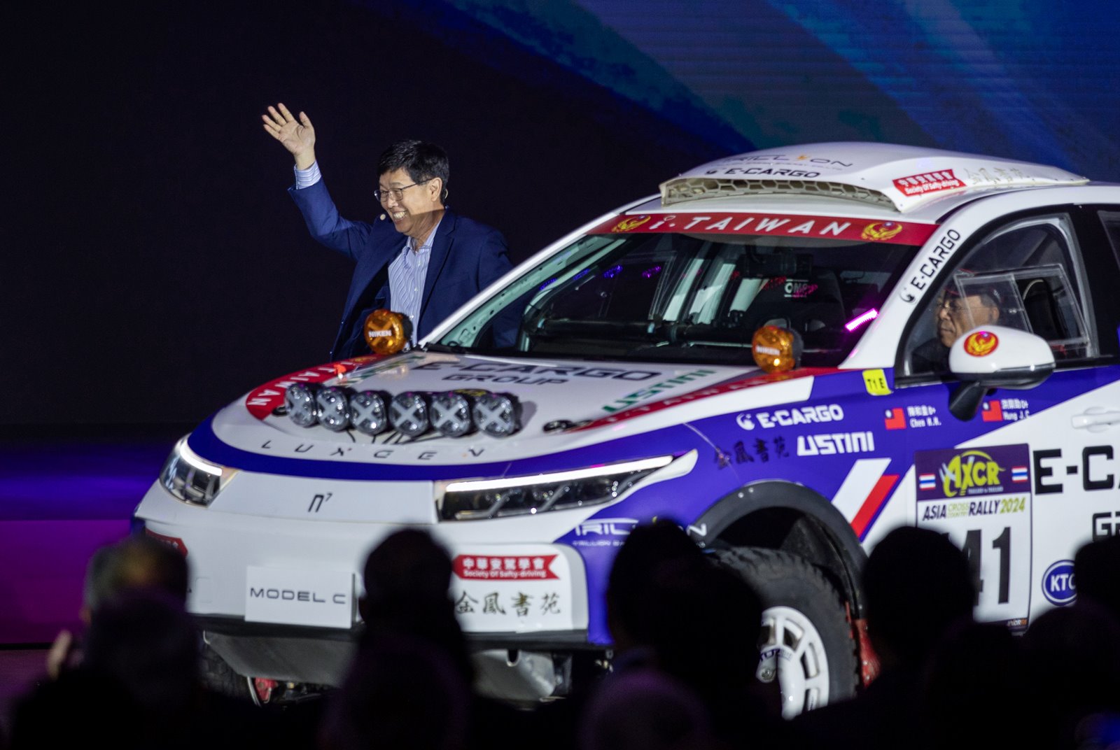 鴻海想併日產？夏普經驗嚇到日本人群起阻止　深度解析Honda、Nissan併購大戰