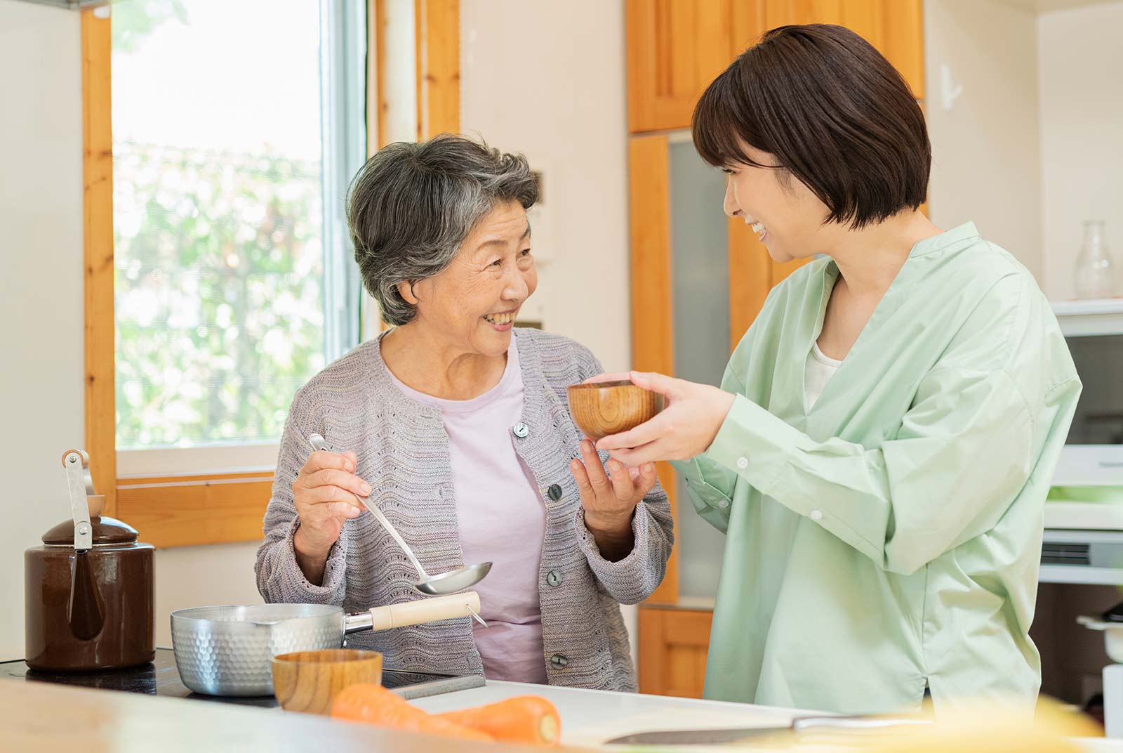 懂得「裝聾作啞」，別往心裡去！5個陪伴心法，與長輩溝通不再卡關