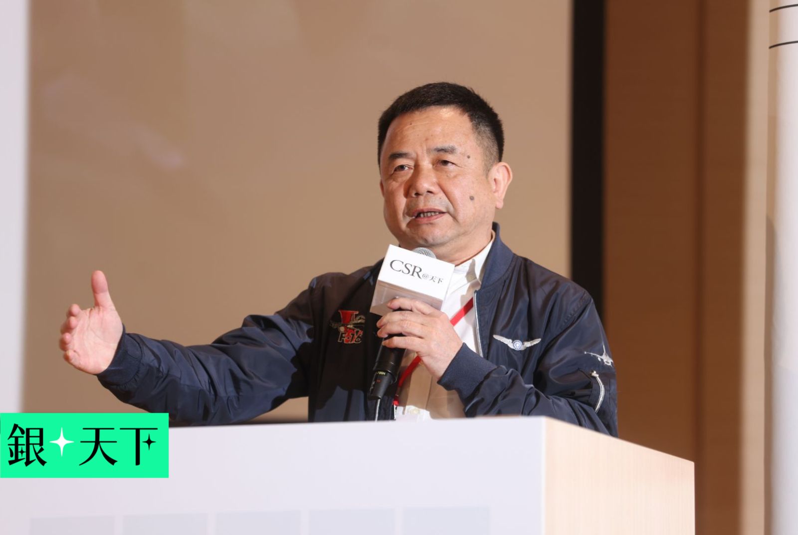 從中年低潮到代孕生子，微熱山丘創辦人許銘仁：上半輩子不要害怕、下半輩子不要後悔！