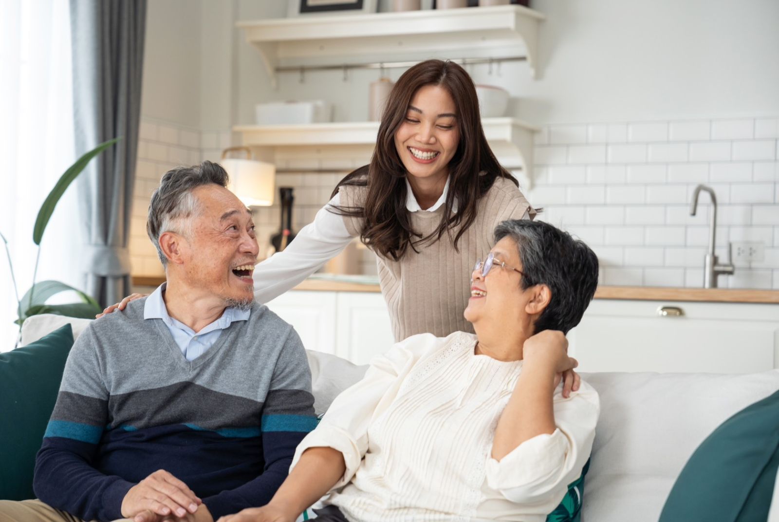 子女有財務需求，父母該不該幫？給太早怕寵壞、給太晚怕遺憾，3步驟分段援助