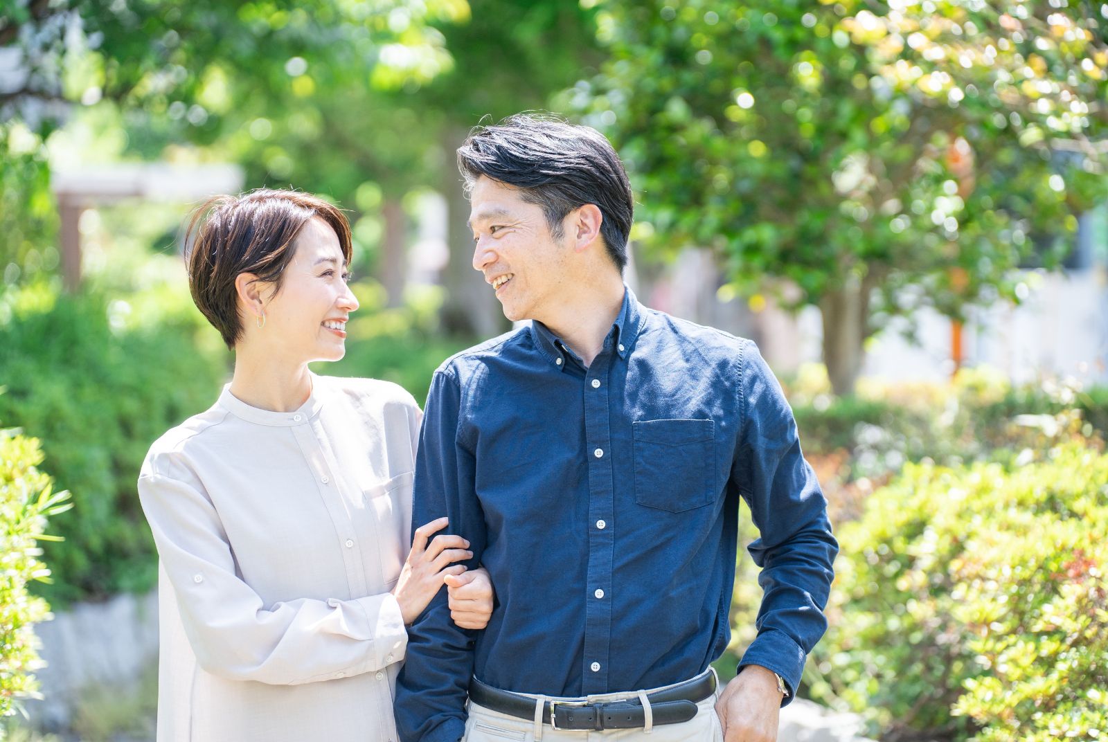 不舒服卻裝沒事、總說反正看醫生也沒用！破解家人拒絕就醫的心結，4招溫柔說服