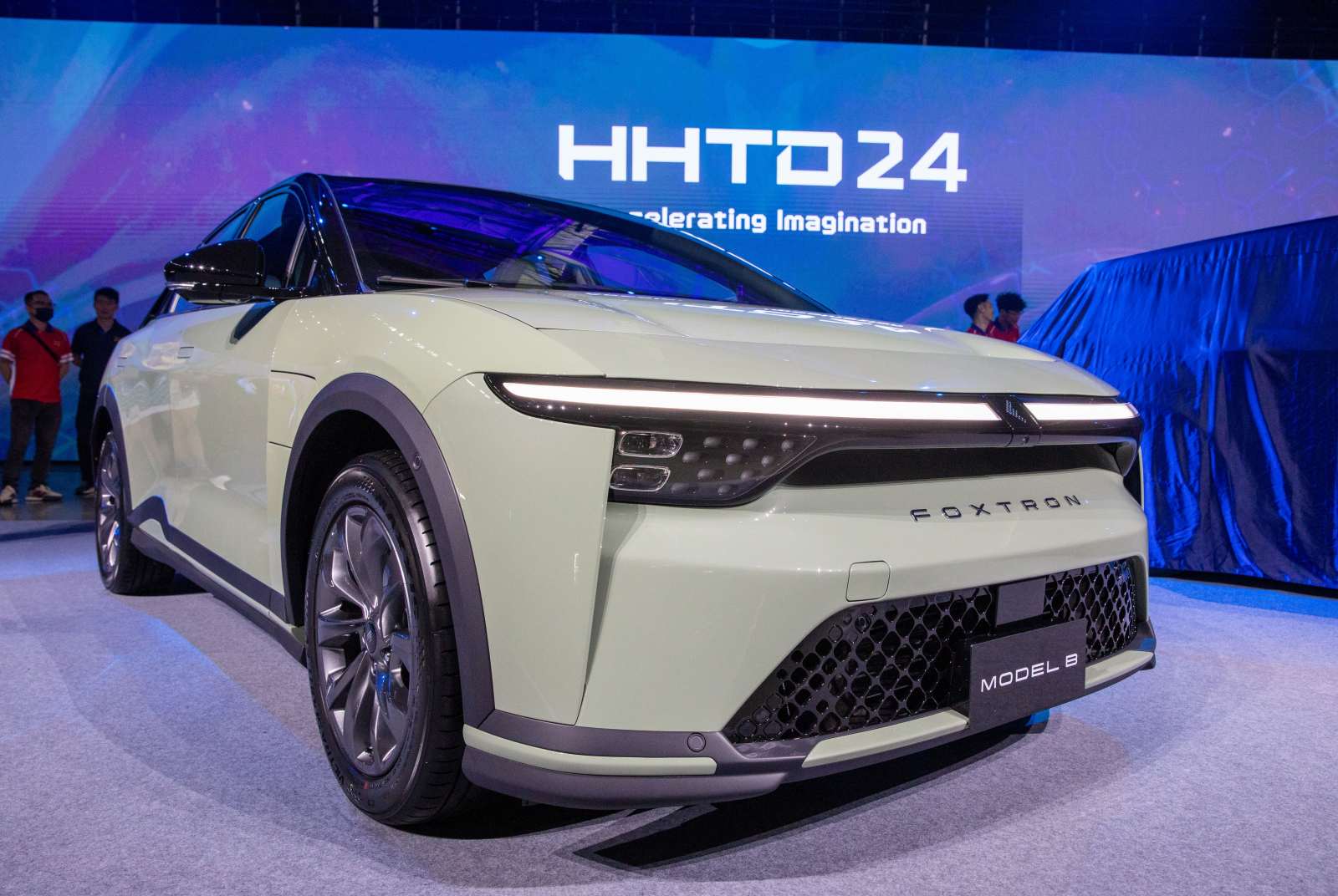 財經一週：鴻海三菱合推電動車、聯準會利率不變、新教宗是誰