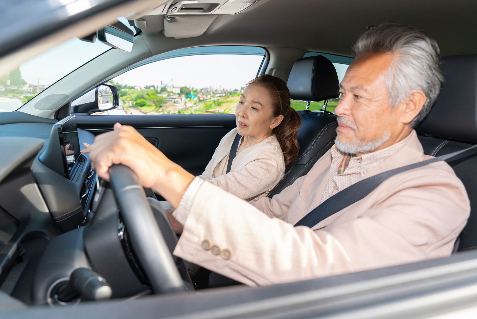 熟年行動專欄︱開了幾十年車，75歲卻得重新換照？高齡駕駛制度和生活自主的拉鋸，如何解套