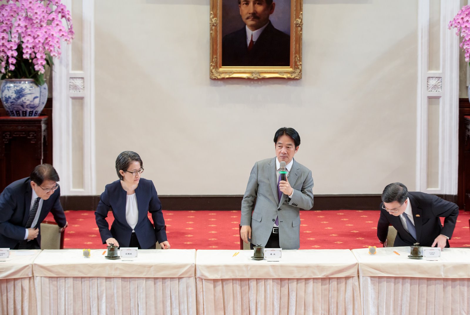 台美正式協議，要先等中國談好？解讀台灣20%關稅談判　為什麼那麼亂