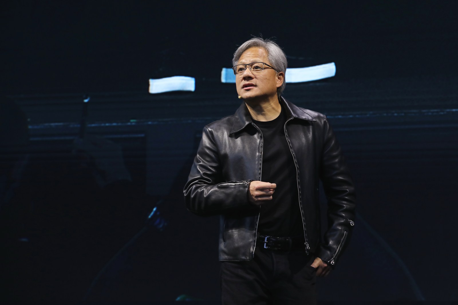 輝達-黃仁勳-AI-英特爾-Google-川普-藥廠-藥價-海底電纜-間諜船-俄羅斯