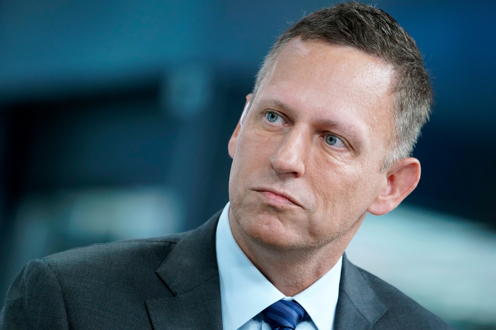 Peter Thiel-PayPal-矽谷教父-資本主義-社會主義-學貸-千禧世代-世代衝突-彼得．提爾-嬰兒潮-房價-平等-老人政治-紐約市長-曼達尼-Zohran Mamdani