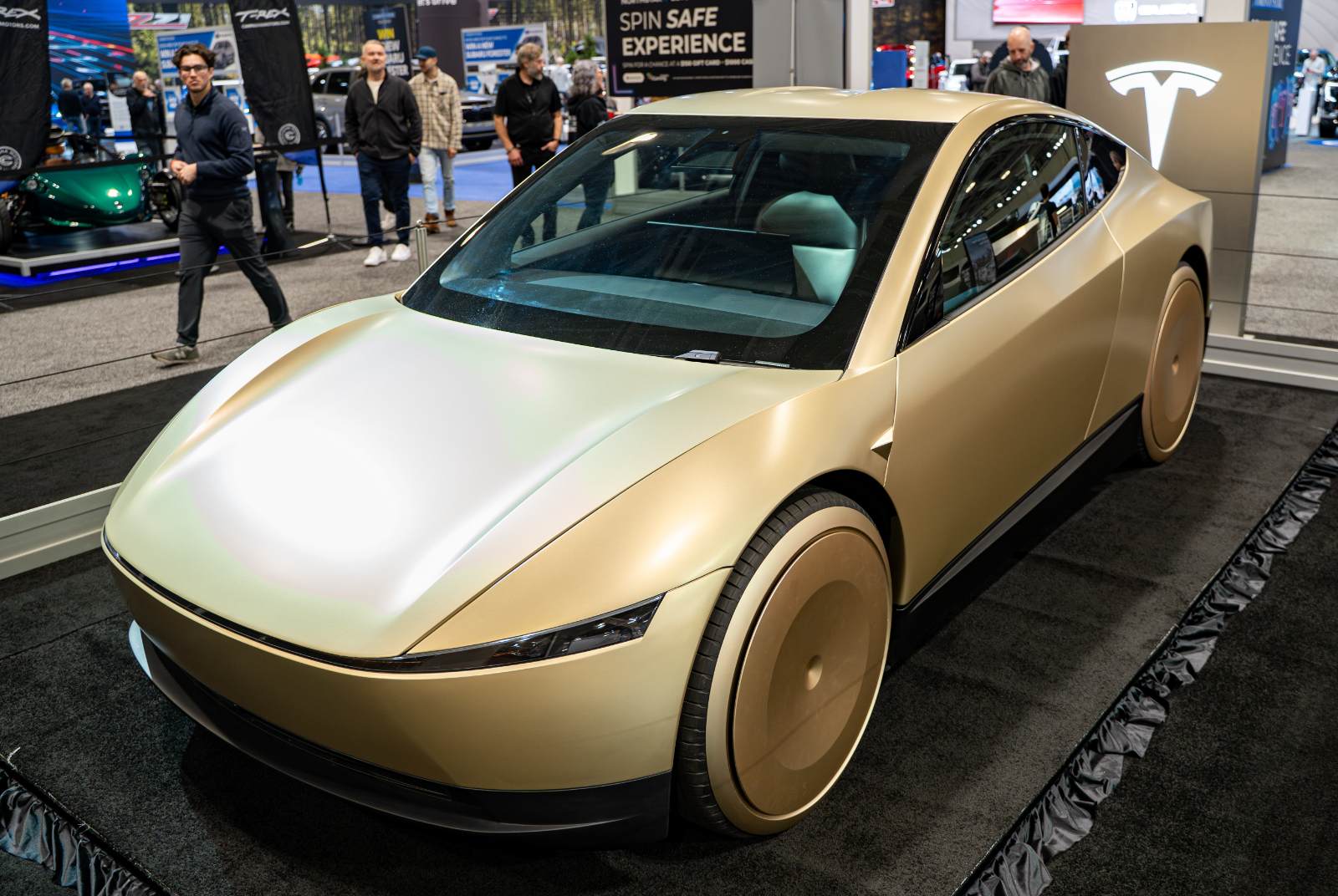 天下晨間新聞：「真無人」Robotaxi測試中，特斯拉大漲，2026很關鍵？