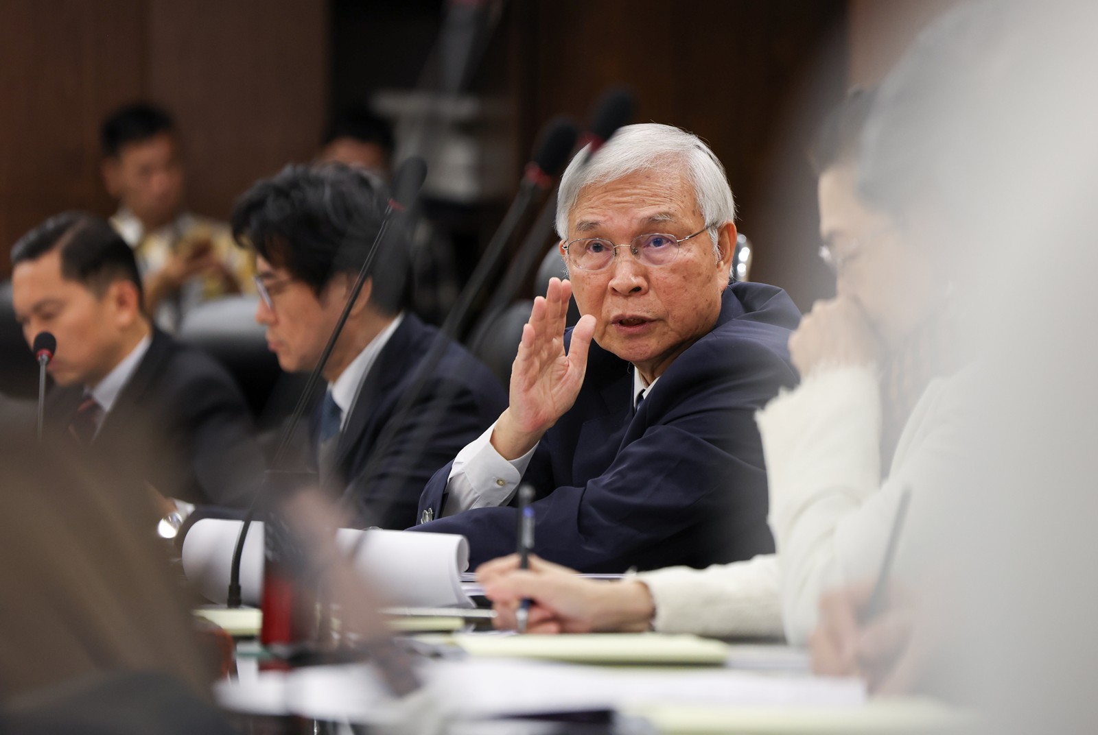 打房15個月，房價還在漲！央行最新「緊中帶鬆」房市政策曝光，想買房可以進場了嗎？
