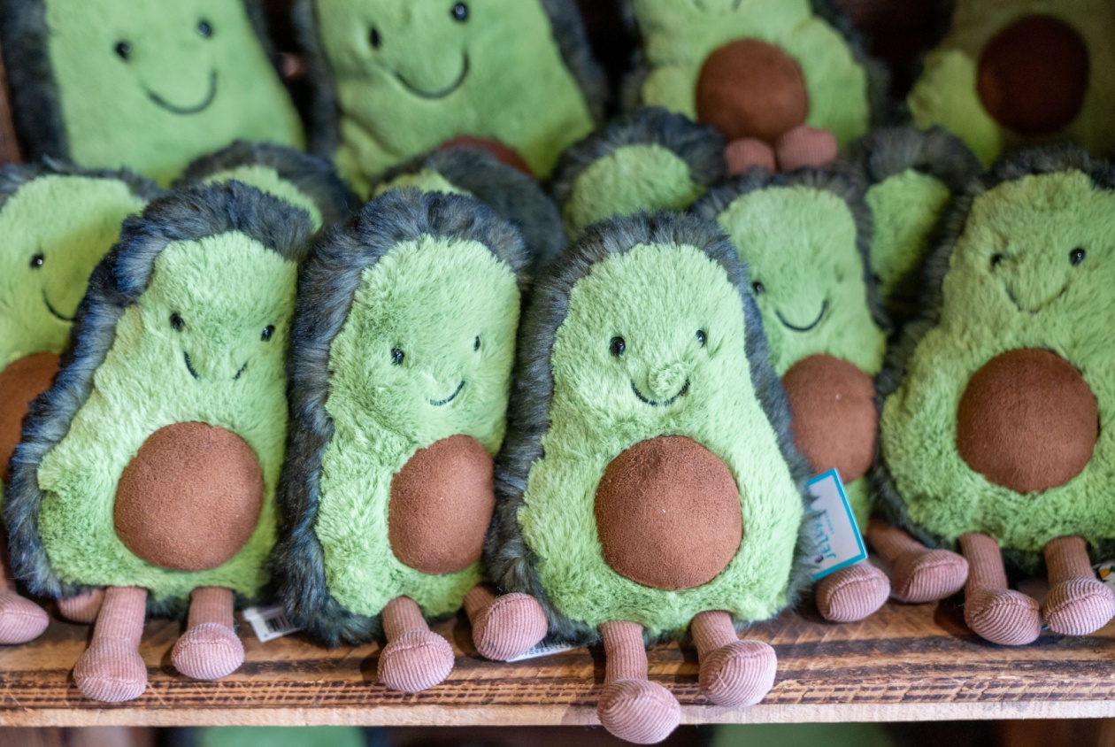 Jellycat、泡泡瑪特絨毛玩具為何熱賣？專家：Z世代延後長大　
