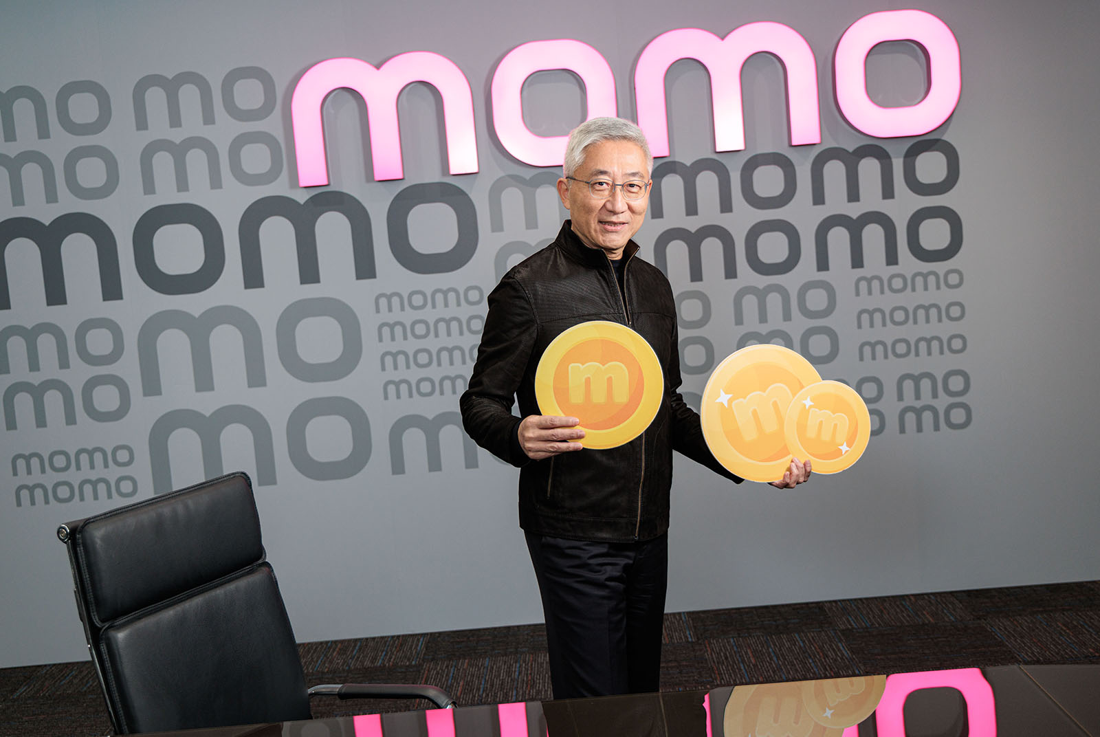 momo-酷澎-電商-營收-稅後淨利-GMV-物流-自動化設備-負毛利戰-市佔率