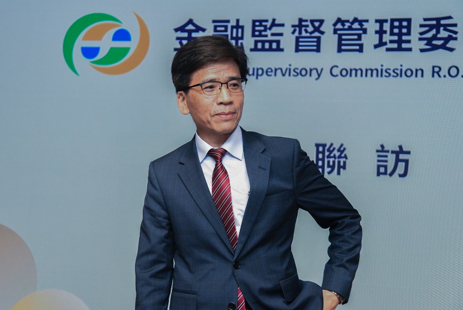 金管會監理官離退潮　高薪鐵飯碗仍買不起房，什麼事讓工作狂也提前退休？