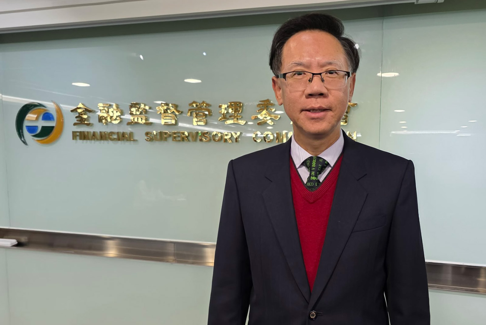一名公務員護航37兆元資金　台灣20家壽險公司不能沒有的「便當王」多重要？