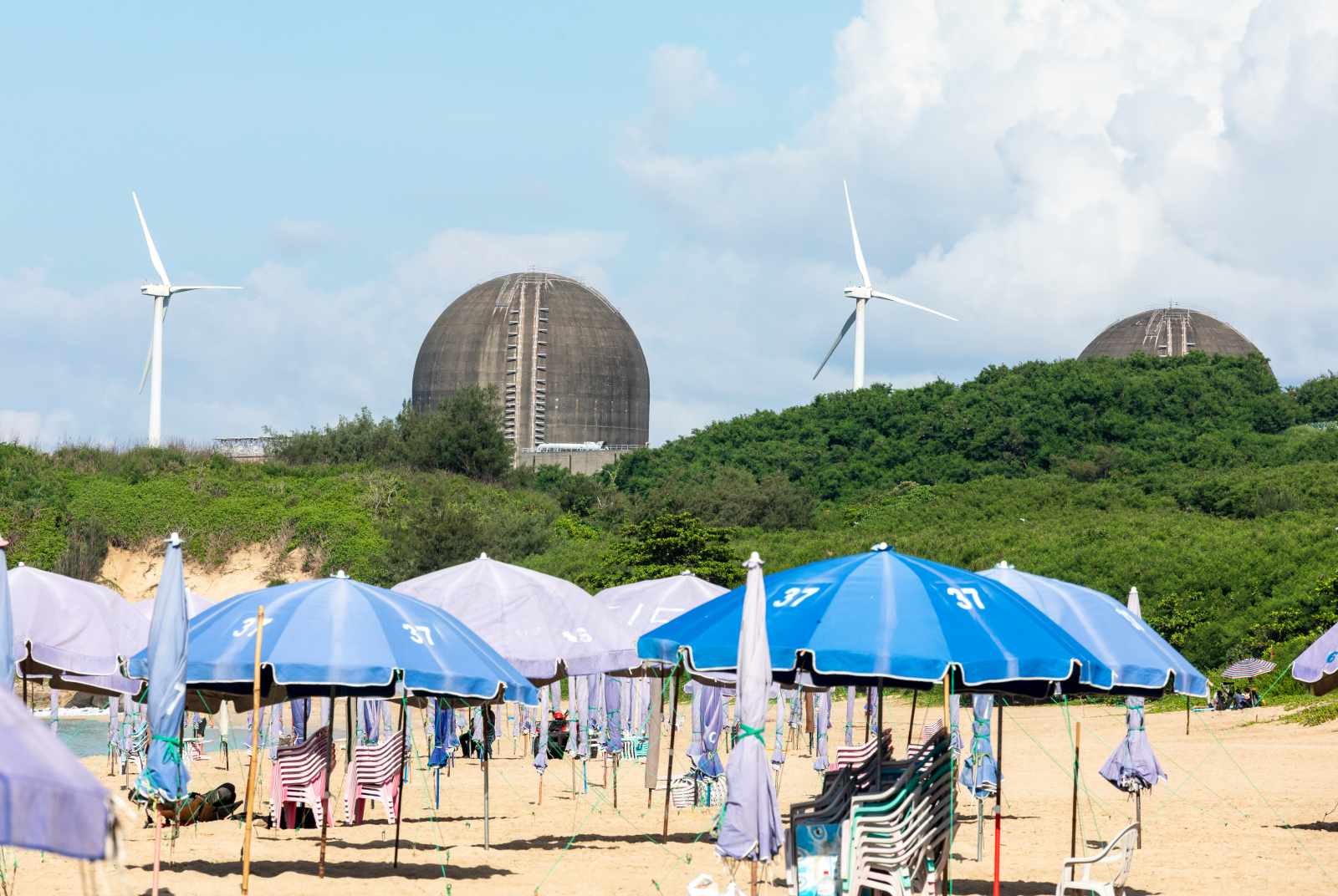 伊朗-能源危機-電力-核電-再生能源-化石燃料-地緣政治-LNG-能源轉型-荷姆茲海峽
