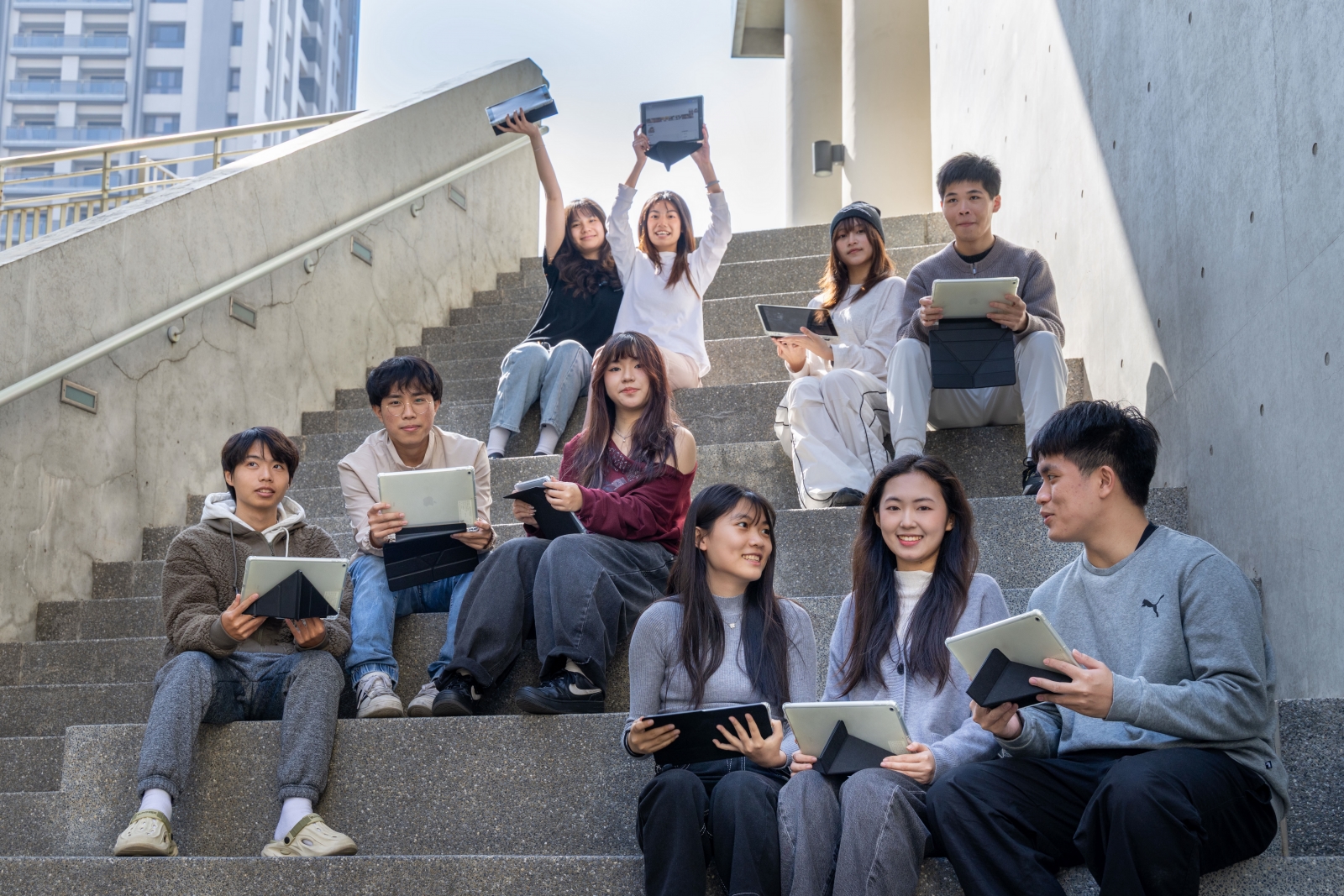 台灣迎接AI教育元年！科技巨頭搶進校園　連韓國、新加坡都跨海取經！
