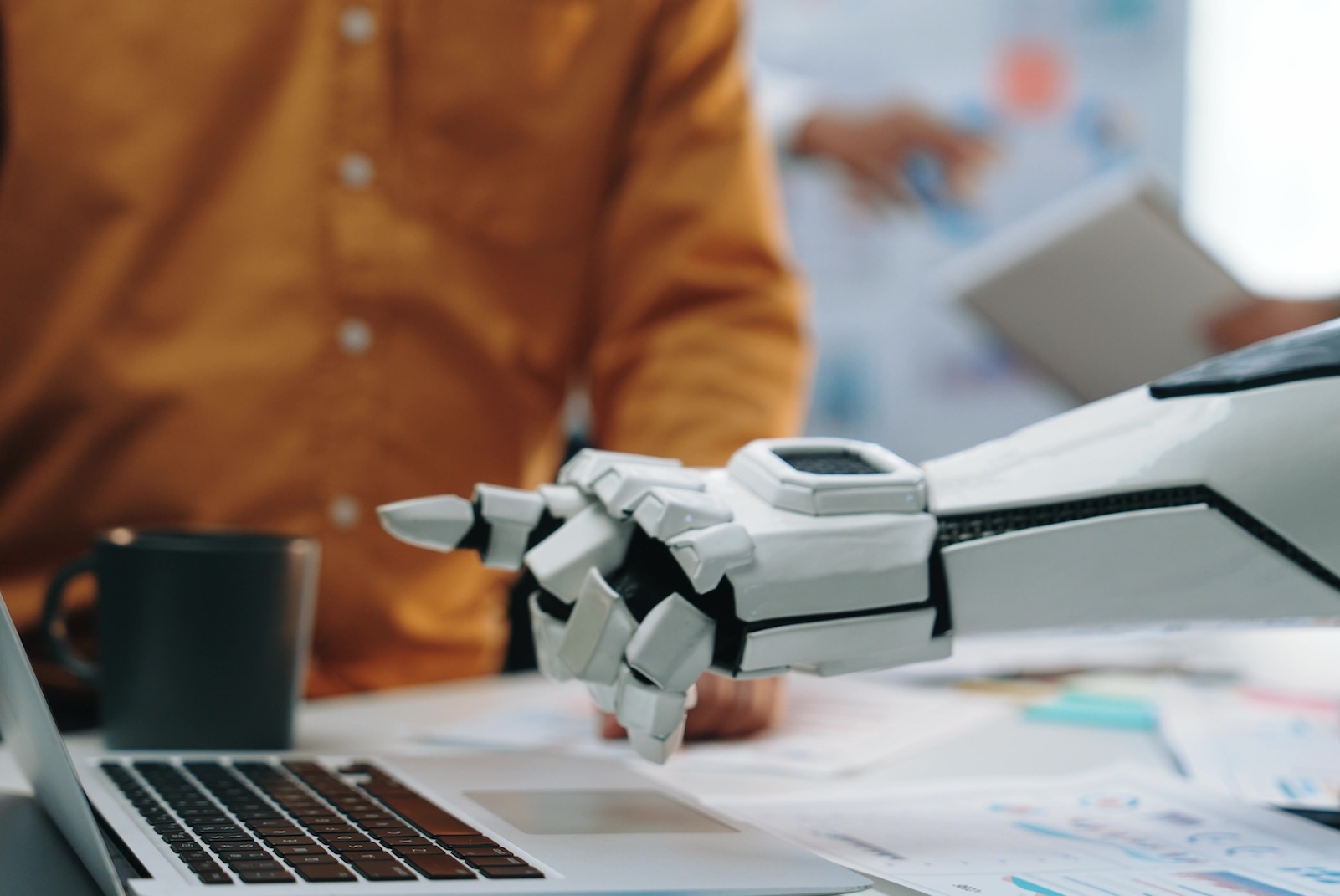 中小企業已經用AI取代多少人？