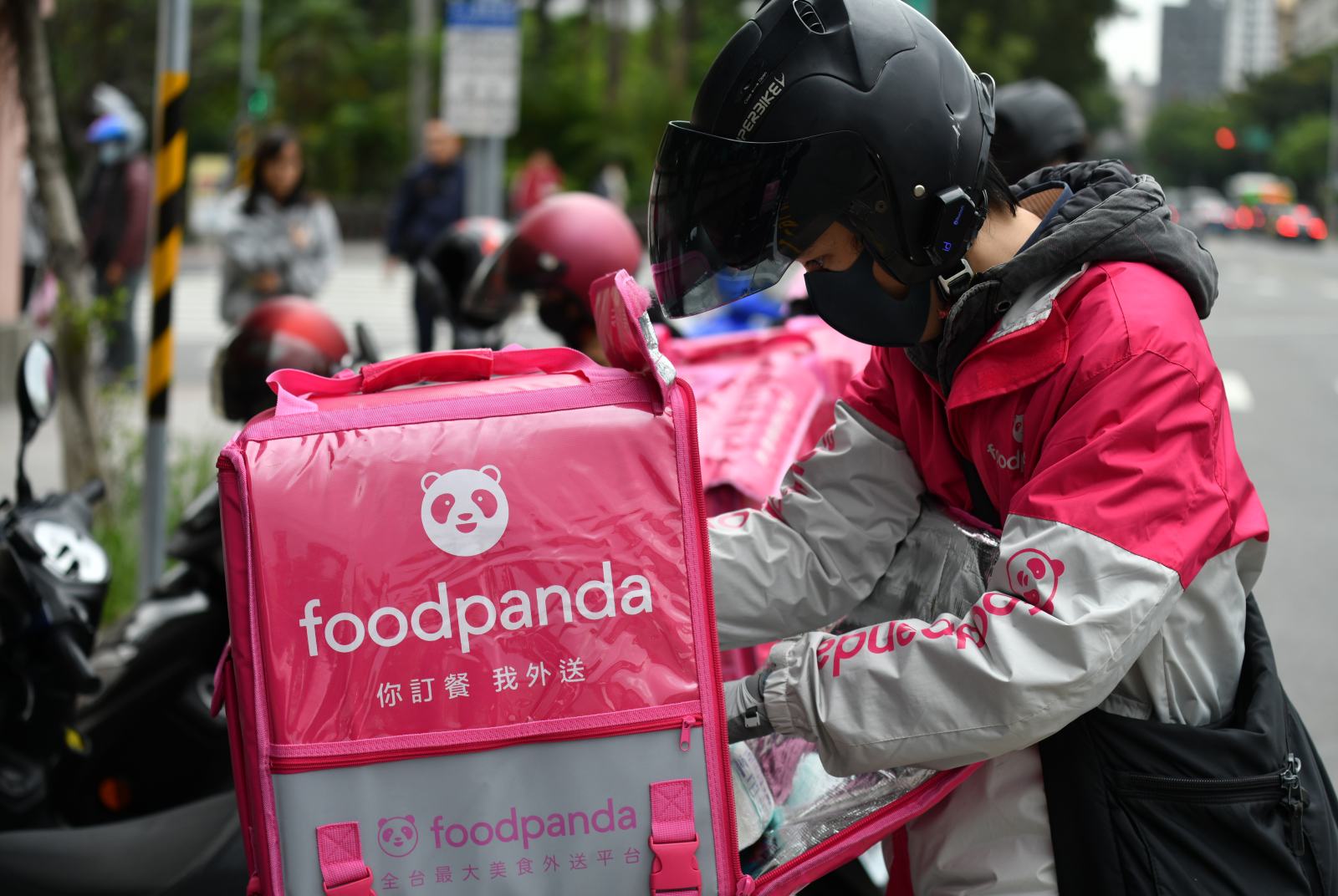 Grab-foodpanda-Uber-外送-收購-勞權