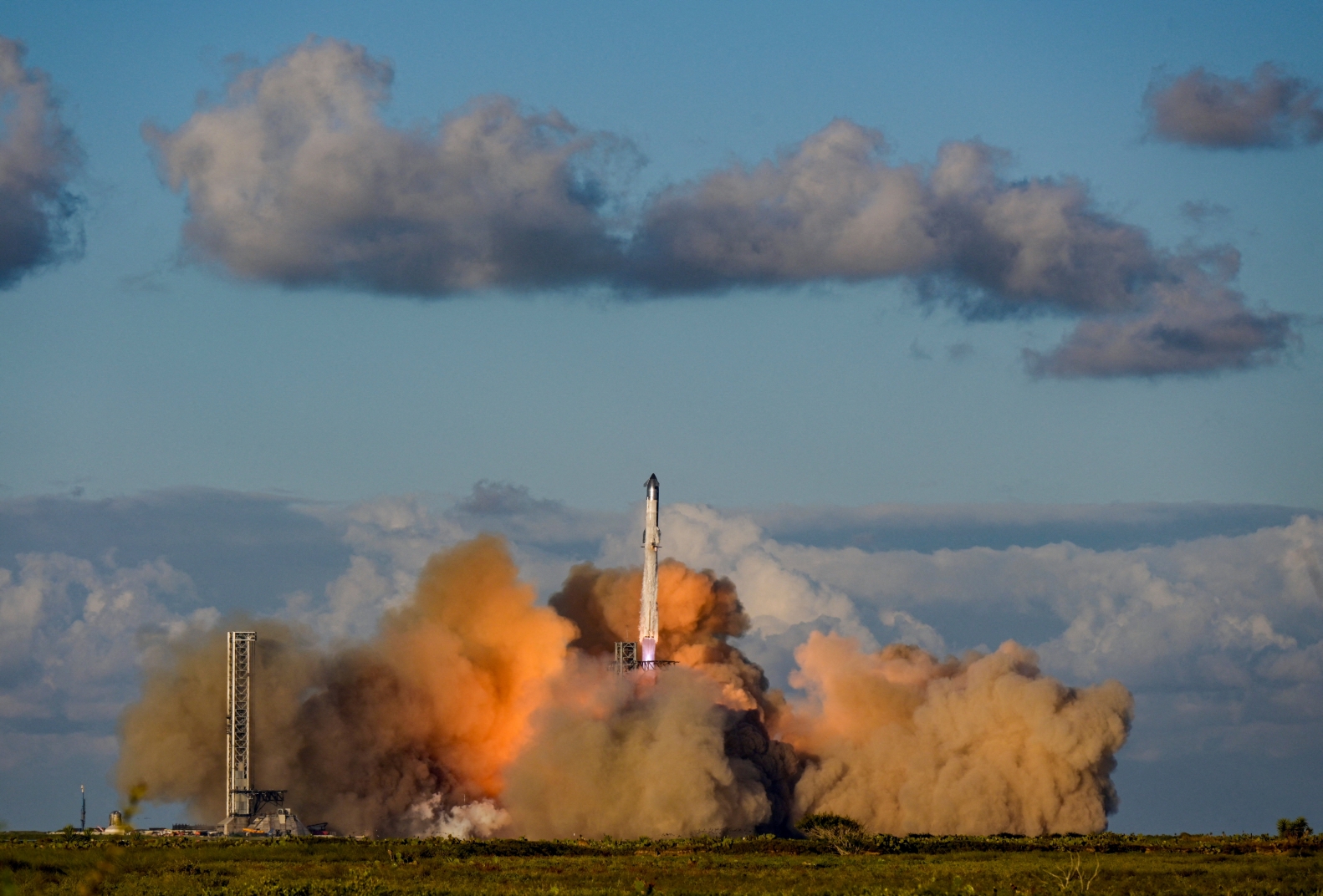 SpaceX上市倒數　虧錢公司要做太空AI，投資人甘冒宇宙級風險？