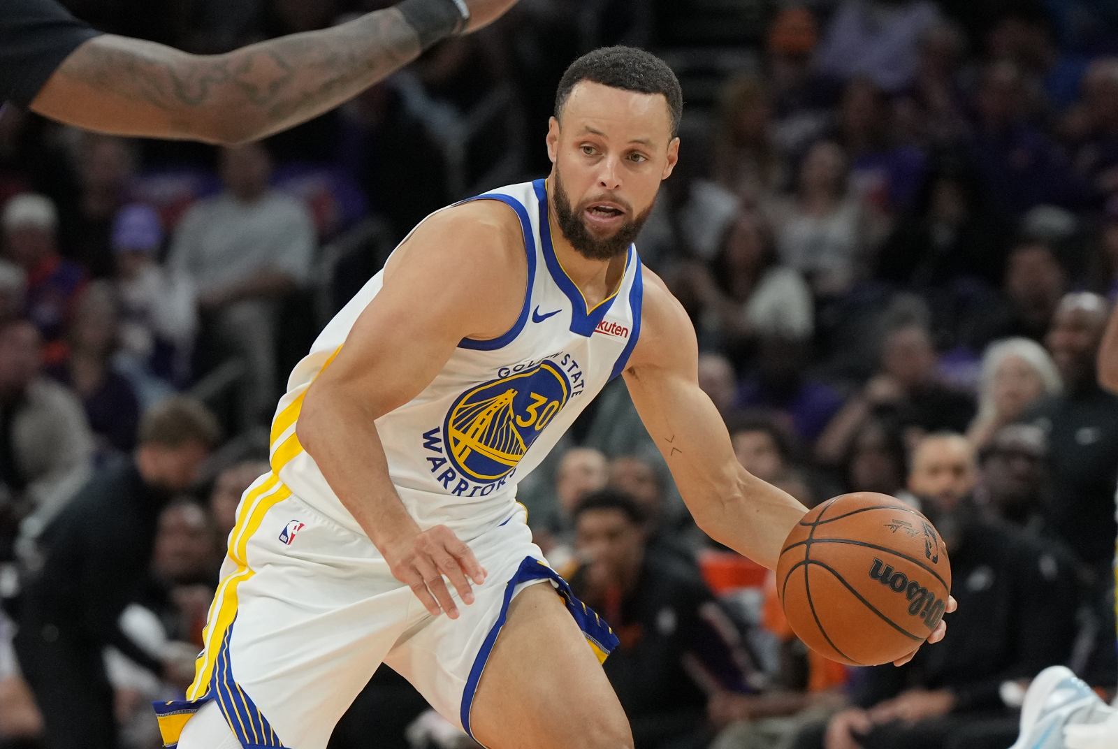 Stephen Curry為何投靠中國運動品牌李寧？