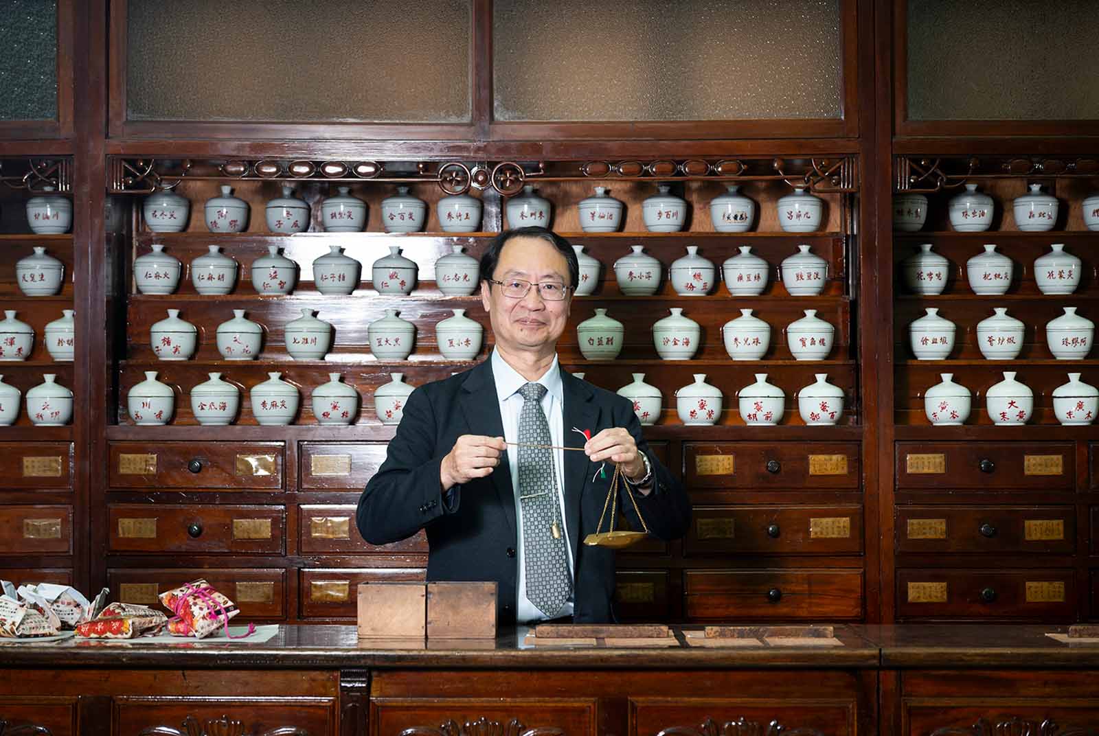 台灣退場大學能變中藥矽谷？中國進口飆漲10倍，「清冠阿伯」推國產自救
