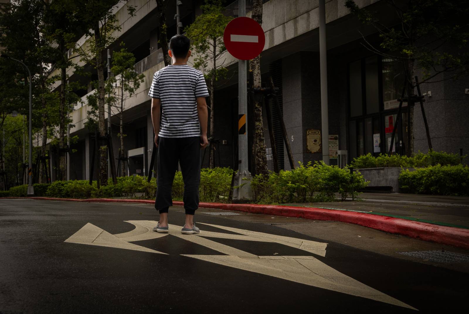 19歲販毒買豪車！毒癮少年金盆洗手改學土木：我...