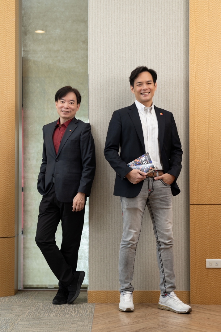 台灣大總經理林之晨與資訊長資訊長蔡祈岩