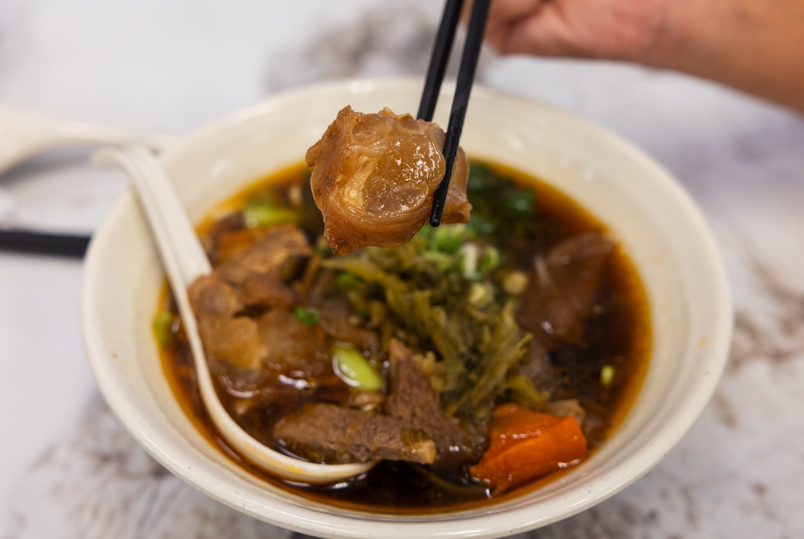 巡店-牛肉麵-九添福-新竹-紅燒-滷味-邱光隆-美食-小吃