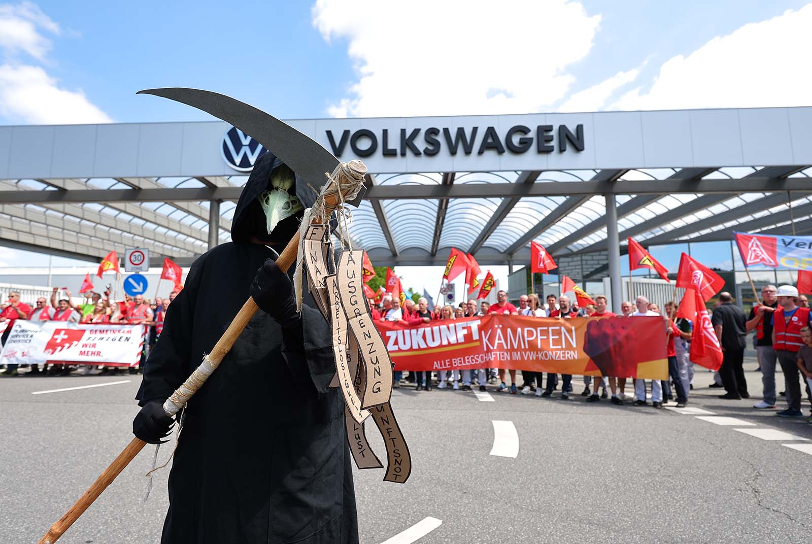 歐盟-馮德萊恩-中國-貿易逆差-電動車-德國-福斯汽車-去工業化-蜂群戰術-台灣