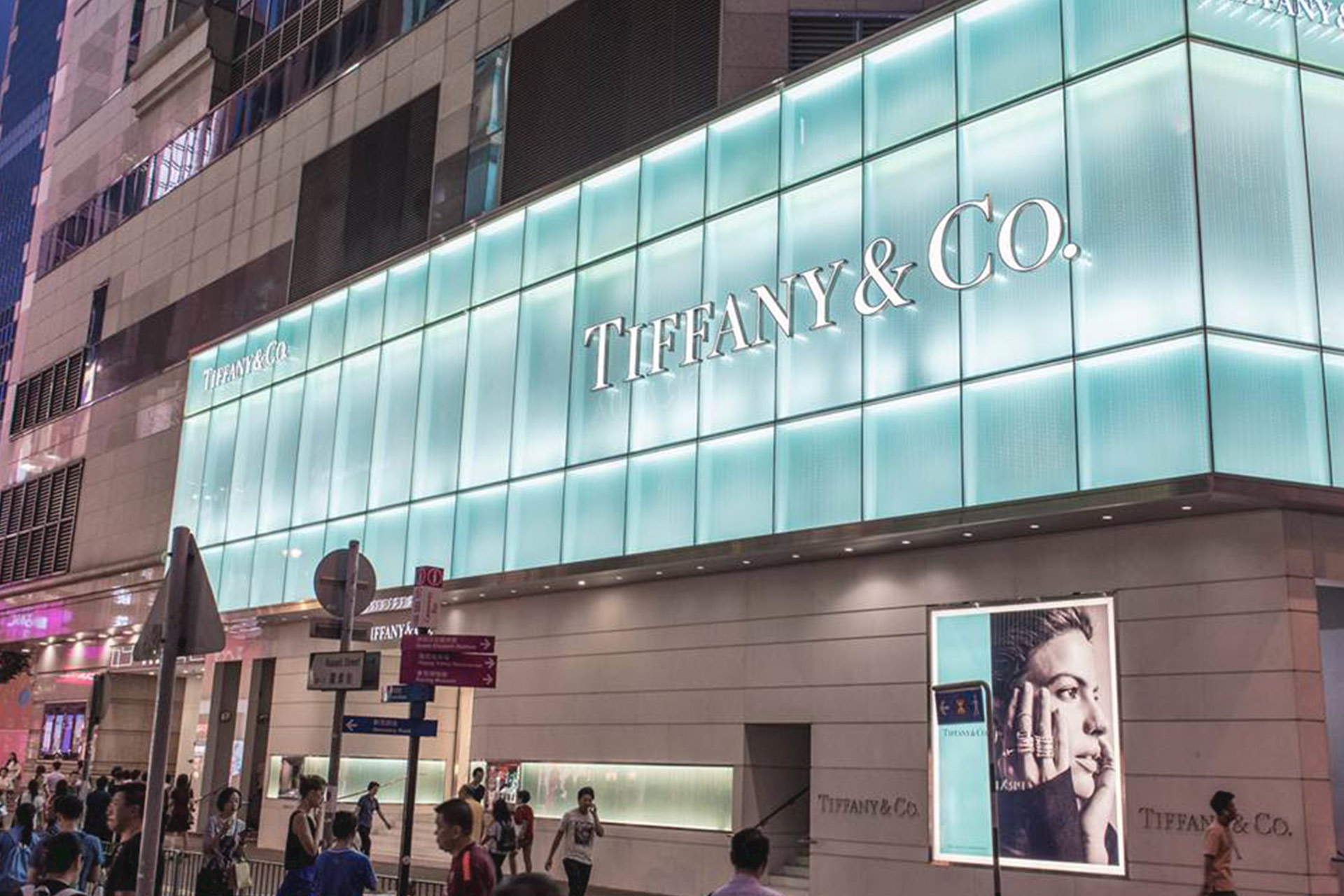 靠著相信愛情、早餐　Tiffany谷底翻身