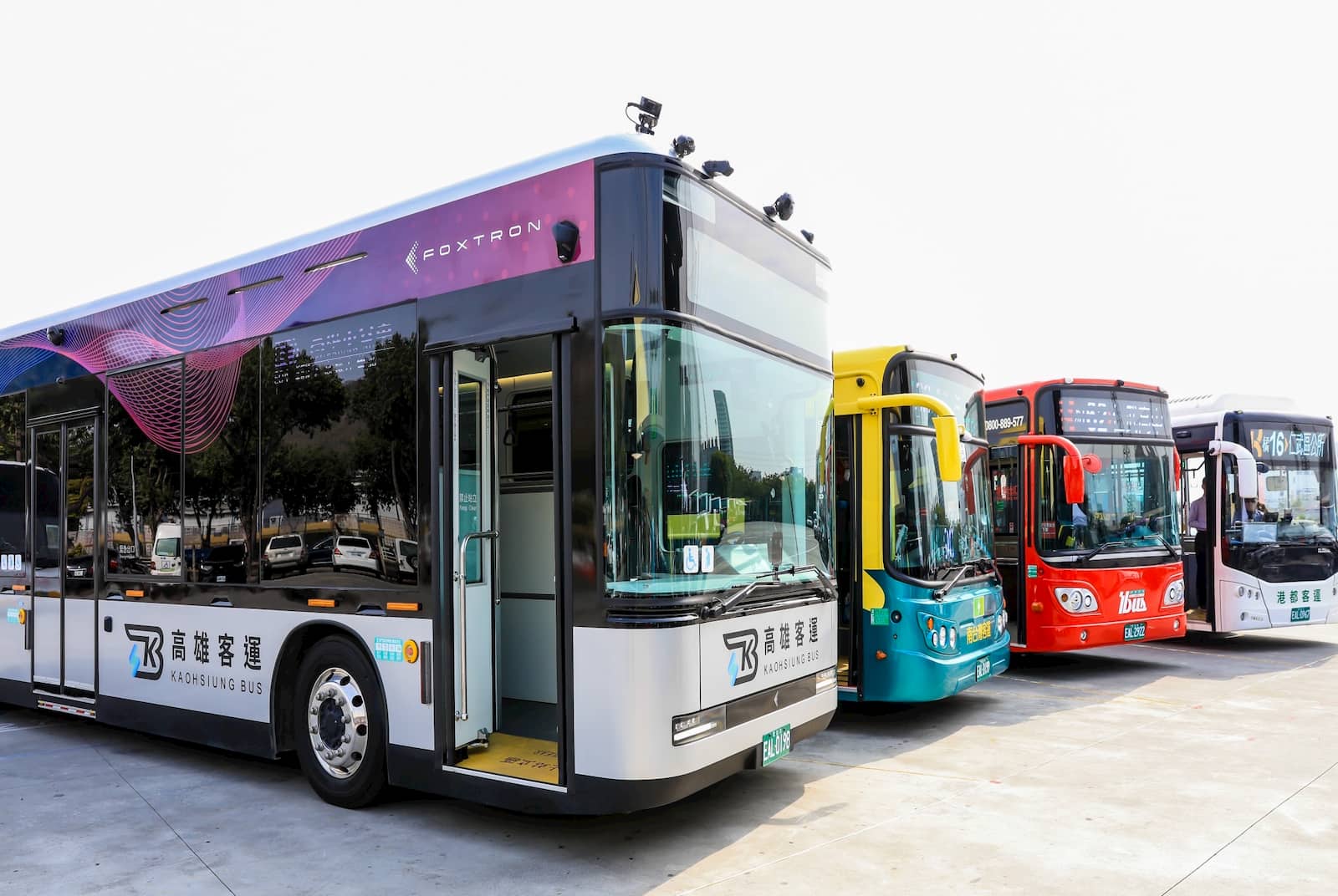 高雄市從推動電動車產業聚落到智慧運輸產業，鏈結在地產業的國際發展契機